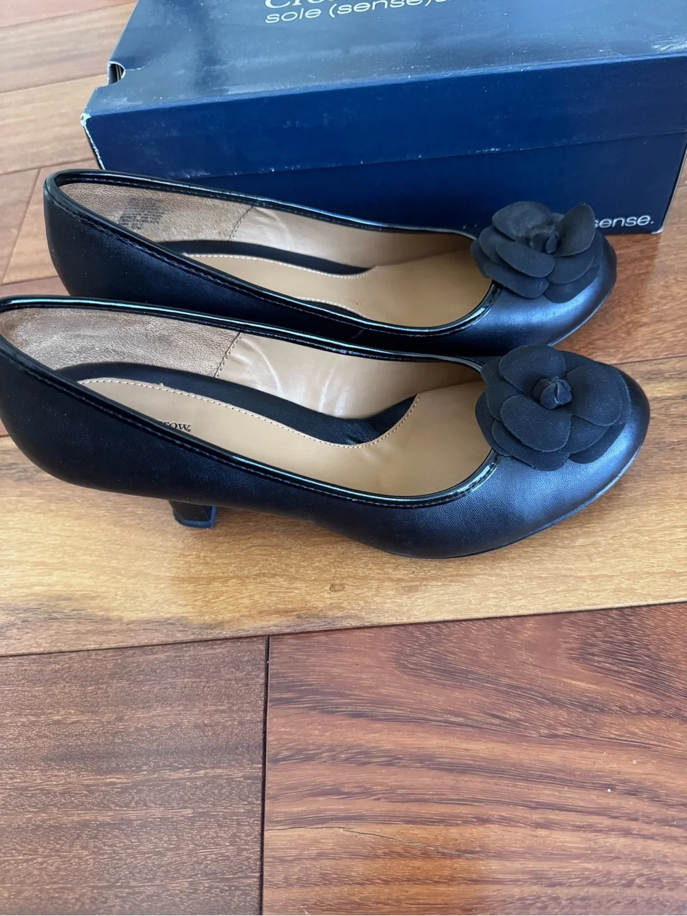 Croft & Barrow Black Floral Appliqué Round-Toe Pumps